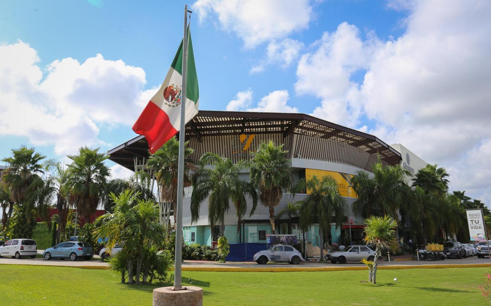 Hotel The Yellow Capsule Close To Airport Cancun