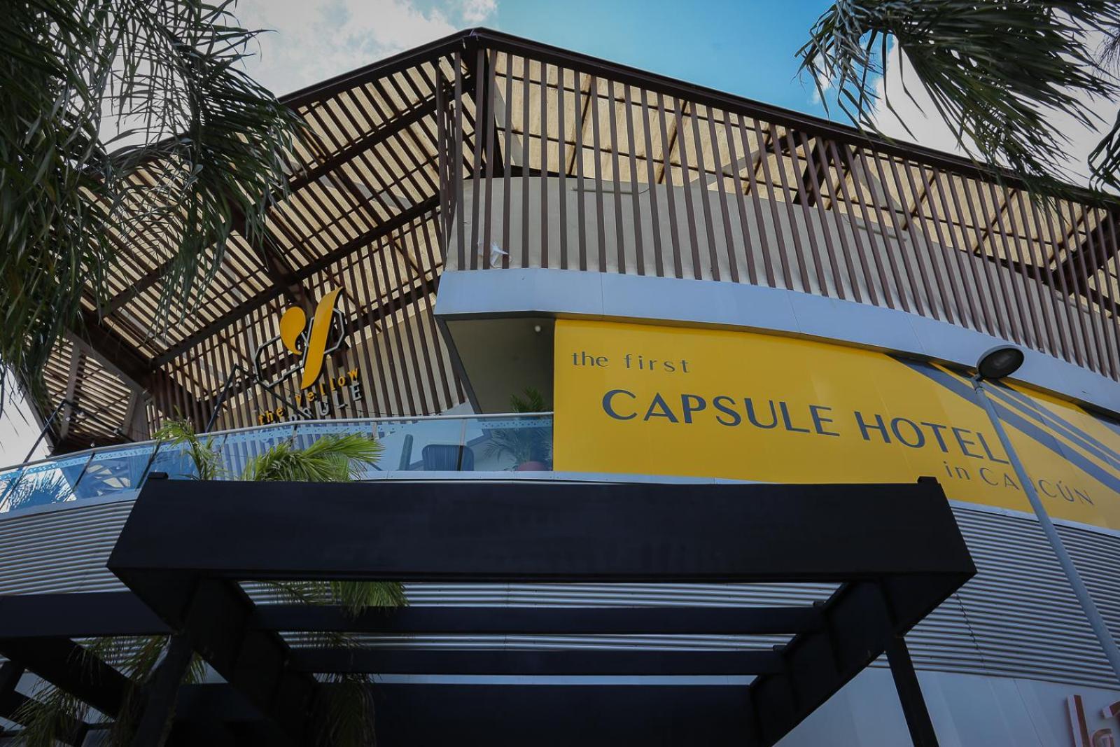 The Yellow Capsule Close To Airport 4* Cancun